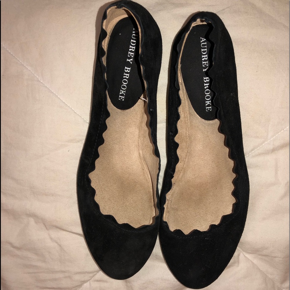 Scalloped Black Flats 8.5